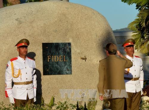 Кубинский народ чтит память Фиделя Кастро - ảnh 1